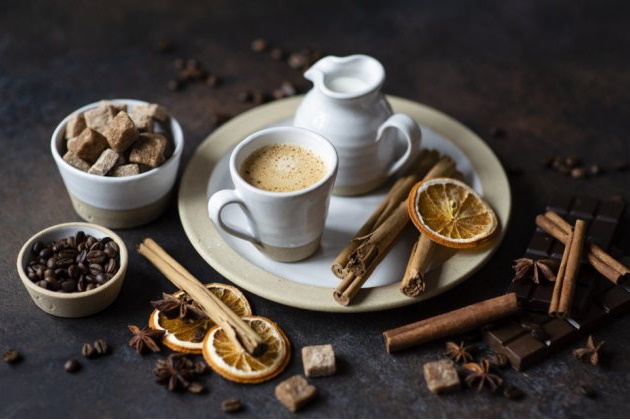 Турецкий кофе с кардамоном: рецепты для зимы и лета